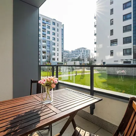 Lägenhet Spacious With Balcony And Gym By Renters *